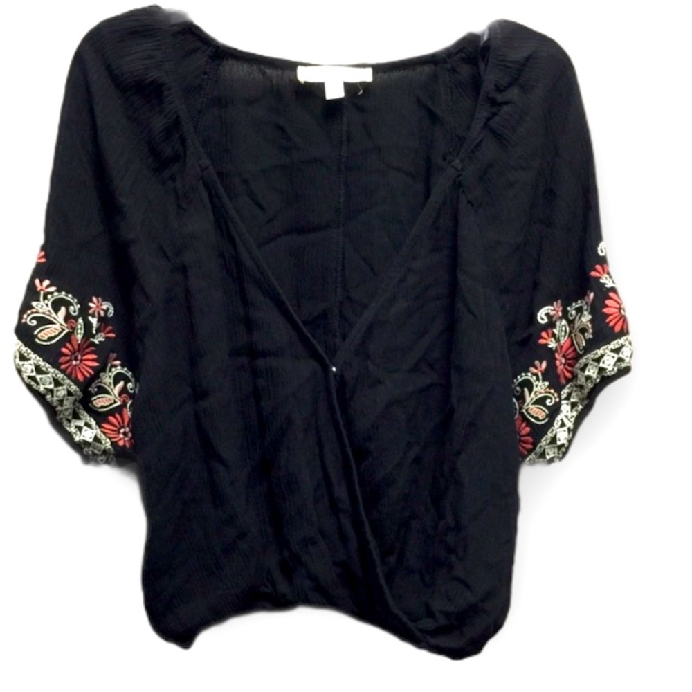 LA Hearts Floral Embroidery Detail Crop Blouse 🌺